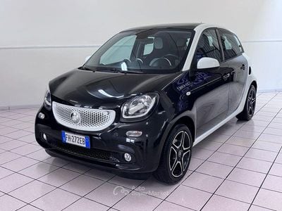 Begagnad Smart ForFour 71 HK (52 kW) 2017 Svart Halvkombi