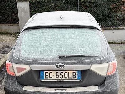 Begagnad Subaru Impreza 150 HK (110 kW) 2011 Grå Minibuss