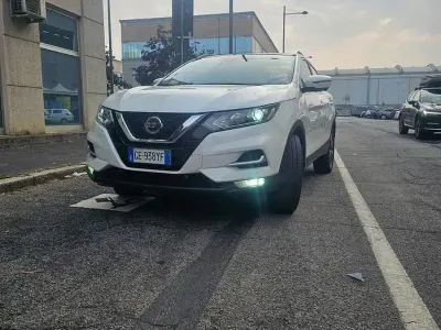 Usata Nissan Qashqai N-Connecta 140 CV (102 kW) 2021 Bianco SUV