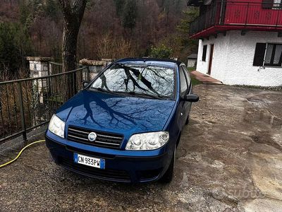 Usata Fiat Punto 80 CV (58 kW) 2003 Utilitaria
