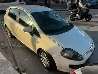 Usata Fiat Grande Punto S 75 CV (55 kW) 2011 Bianco Utilitaria