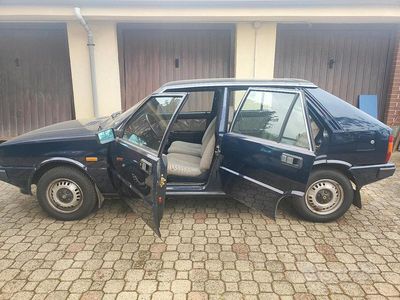 Usata Lancia Delta 78 CV (57 kW) 1983 Blu Utilitaria