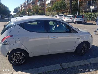 Usata Lancia Ypsilon Gold 69 CV (50 kW) 2021 Grigio Utilitaria