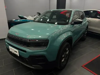 Usata Jeep Avenger Summit 100 CV (73 kW) 2024 Verde SUV
