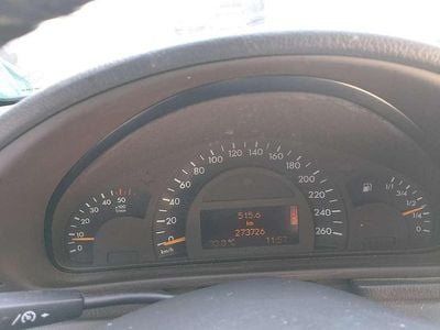 Usata Mercedes C220 Elegance 143 CV (105 kW) 2001 Blu/azzurro Berlina