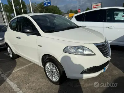 Usata Lancia Ypsilon 80 CV (58 kW) 2013 Bianco Utilitaria