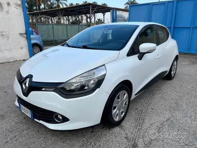 Usata Renault Clio 75 CV (55 kW) 2013 Bianco Berlina