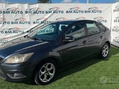 Brugt Ford Focus Titanium 109 HK (80 kW) 2010 Grå Sedan