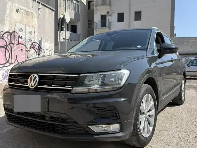 Usata VW Tiguan Business 116 CV (85 kW) 2017 Grigio SUV