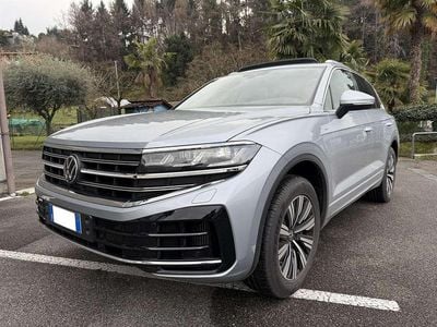 Usata VW Touareg Elegance 340 CV (250 kW) 2023 Dolomite silver SUV