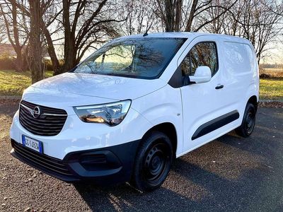 Bianco icy pastello Usata 2021 Opel Combo Furgone | 11.490 € (Ottimo prezzo)