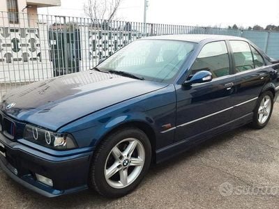 Usata BMW 318 140 CV (102 kW) 1994 Blu Berlina