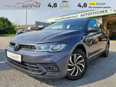 Usata VW Polo Life 95 CV (69 kW) 2023 Grigio Utilitaria