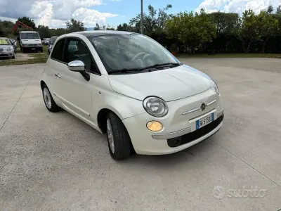 Käytetty Fiat 500 Lounge 75 HP (55 kW) 2009 Valkoinen Avoauto