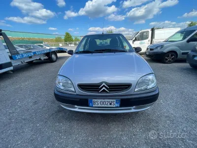 Usata Citroën Saxo 60 CV (44 kW) 2001 Grigio Utilitaria