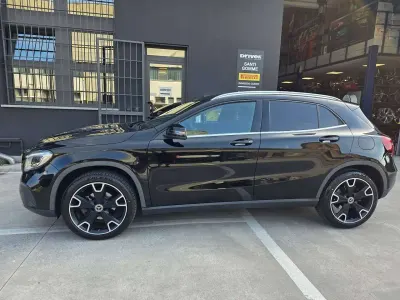 Usata Mercedes GLA200 136 CV (100 kW) 2018 Nero SUV