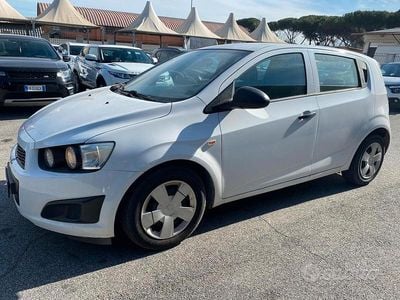Usata Chevrolet Aveo LS 86 CV (63 kW) 2014 Bianco Berlina