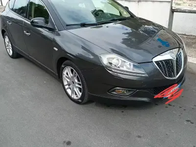 Usata Lancia Delta 90 CV (66 kW) 2009 Grigio Utilitaria