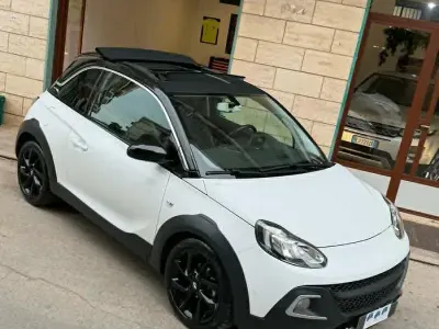 Usado Opel Adam Rocks Rocks 87 CV (63 kW) 2017 Blanco Utilitario