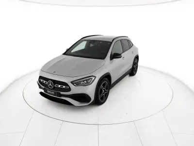 Usata Mercedes GLA200 Premium 150 CV (110 kW) 2022 Argento iridio SUV