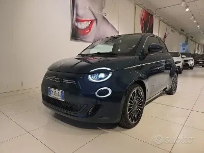 Usata Fiat 500e La Prima 86 kW (118 CV) 2022 Other Berlina