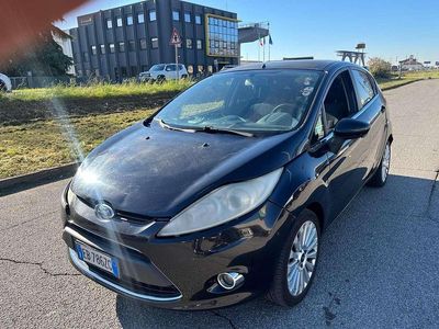 Usata Ford Fiesta 68 CV (50 kW) 2010 Nero Berlina