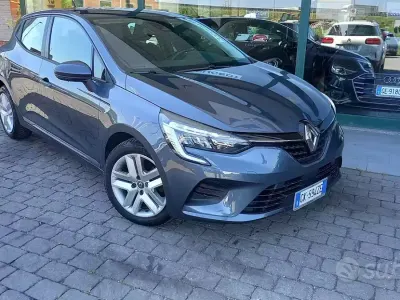 Usata Renault Clio V Business 91 CV (66 kW) 2022 Grigio Berlina