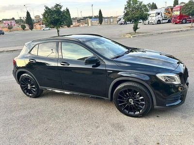 Käytetty Mercedes GLA200 Edition 136 HP (100 kW) 2019 Musta Katumaasturi