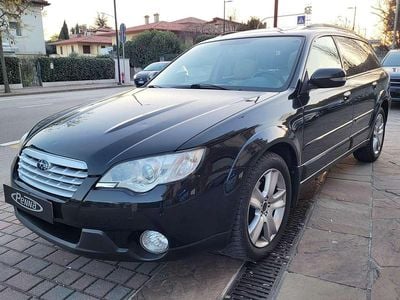 Usata Subaru Outback 165 CV (121 kW) 2006 Nero Station wagon