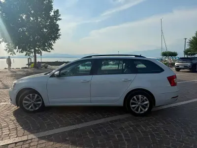 Usata Skoda Octavia G-TEC Ambition 131 CV (96 kW) 2019 Bianco Station wagon