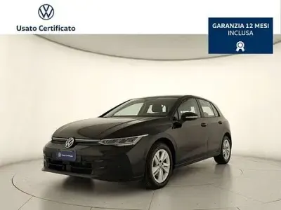 Usata VW Golf VIII Life 116 CV (85 kW) 2025 Nero Utilitaria