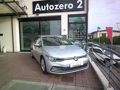 Usata VW Golf VIII Life 116 CV (85 kW) 2023 Argento Berlina