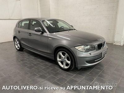 Begagnad BMW 118 143 HK (105 kW) 2011 Grå Halvkombi