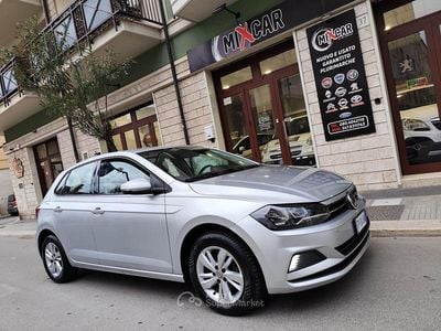 Usata VW Polo 90 CV (66 kW) 2018 Gray Utilitaria