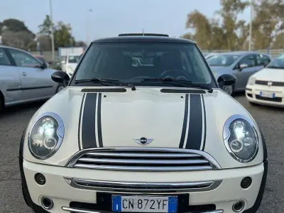 Usata Mini Cooper 116 CV (85 kW) 2005 Bianco Utilitaria