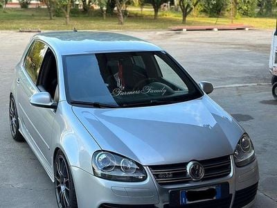 Begagnad VW Golf IV R 2006 Grå Sedan