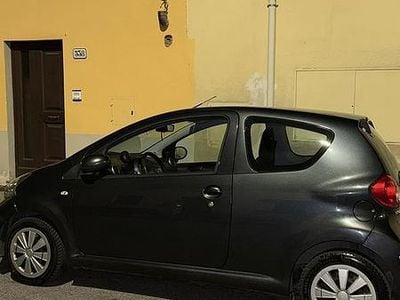 Usata Toyota Aygo 69 CV (50 kW) 2006 Grigio Utilitaria