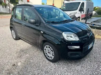 Usata Fiat Panda Lounge 69 CV (50 kW) 2015 Nero Utilitaria