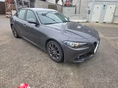 Brugt Alfa Romeo Giulia 150 HK (110 kW) 2016 Grå Sedan