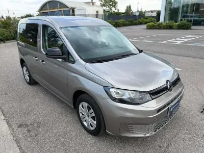 Usata VW Caddy 102 CV (75 kW) 2021 Beige mojave metallizzato Monovolume