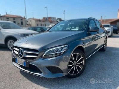 Gebraucht Mercedes C180 122 PS (89 kW) 2019 Grau Kombi