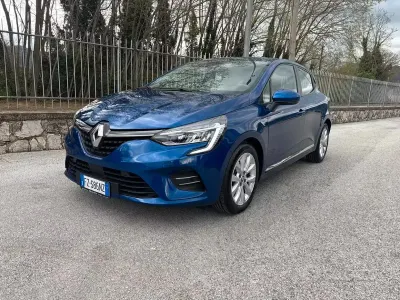 Second-hand Renault Clio IV 86 CP (63 kW) 2019 Albastru Berlinǎ