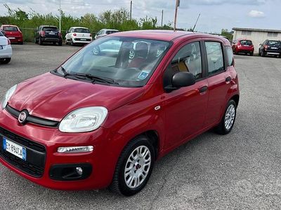 Usata Fiat Panda Easy 74 CV (54 kW) 2015 Rosso Utilitaria