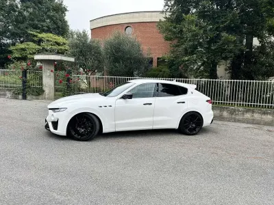 Begagnad Maserati Levante 250 HK (183 kW) 2019 Vit SUV
