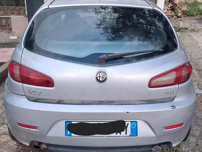 Usata Alfa Romeo 147 116 CV (85 kW) 2005 Grigio Utilitaria