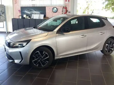 Usata Opel Corsa S 101 CV (74 kW) 2025 Argento Utilitaria