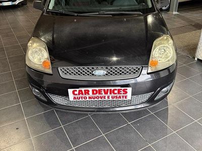 Usata Ford Fiesta 68 CV (50 kW) 2007 Nero Utilitaria