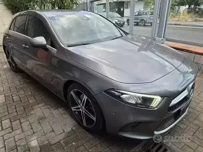 Usata Mercedes A180 116 CV (85 kW) 2018 Grigio Berlina