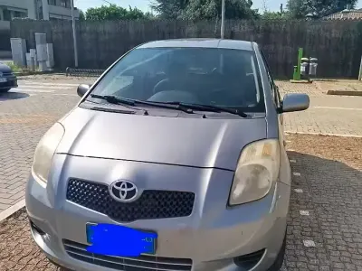 Usata Toyota Yaris 87 CV (63 kW) 2006 Utilitaria