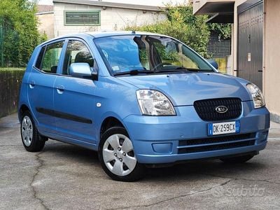 Usata Kia Picanto 61 CV (44 kW) 2007 Blu Utilitaria